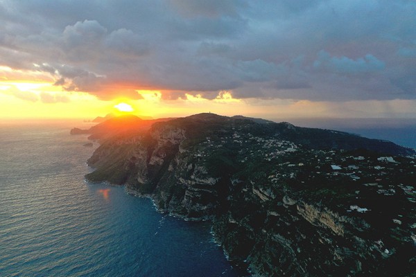 摩羯座會(huì)信星座嗎女生 